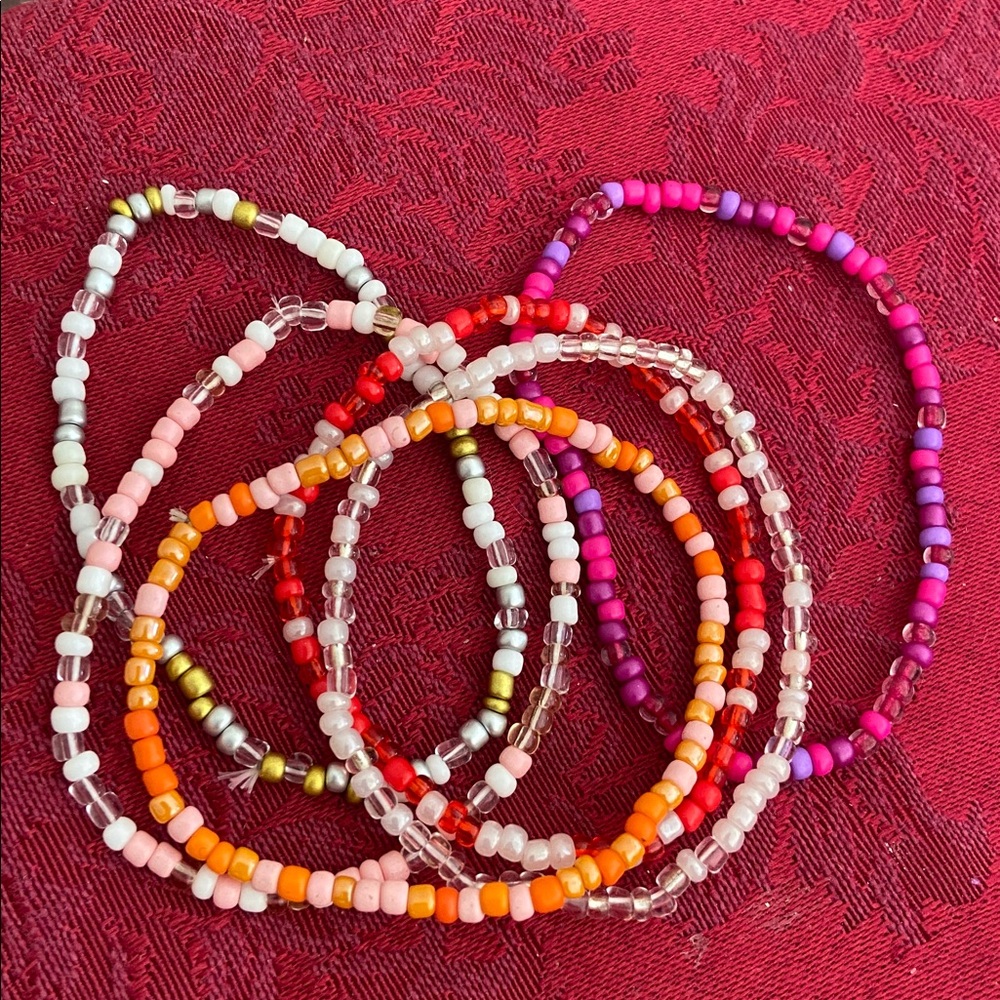5/$10❤️❤️❤️NEW SET OF 6 Colorful Glass Beaded Stretch Bracelets